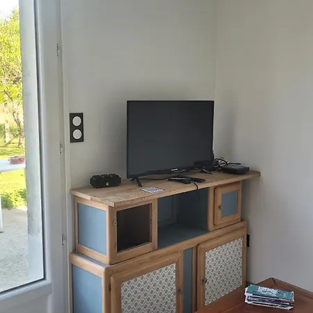 Le Truc En Plus, Accessibles Pmr, 45 M2 Mitoyen Dans Maison Avec Un Autre Guérard